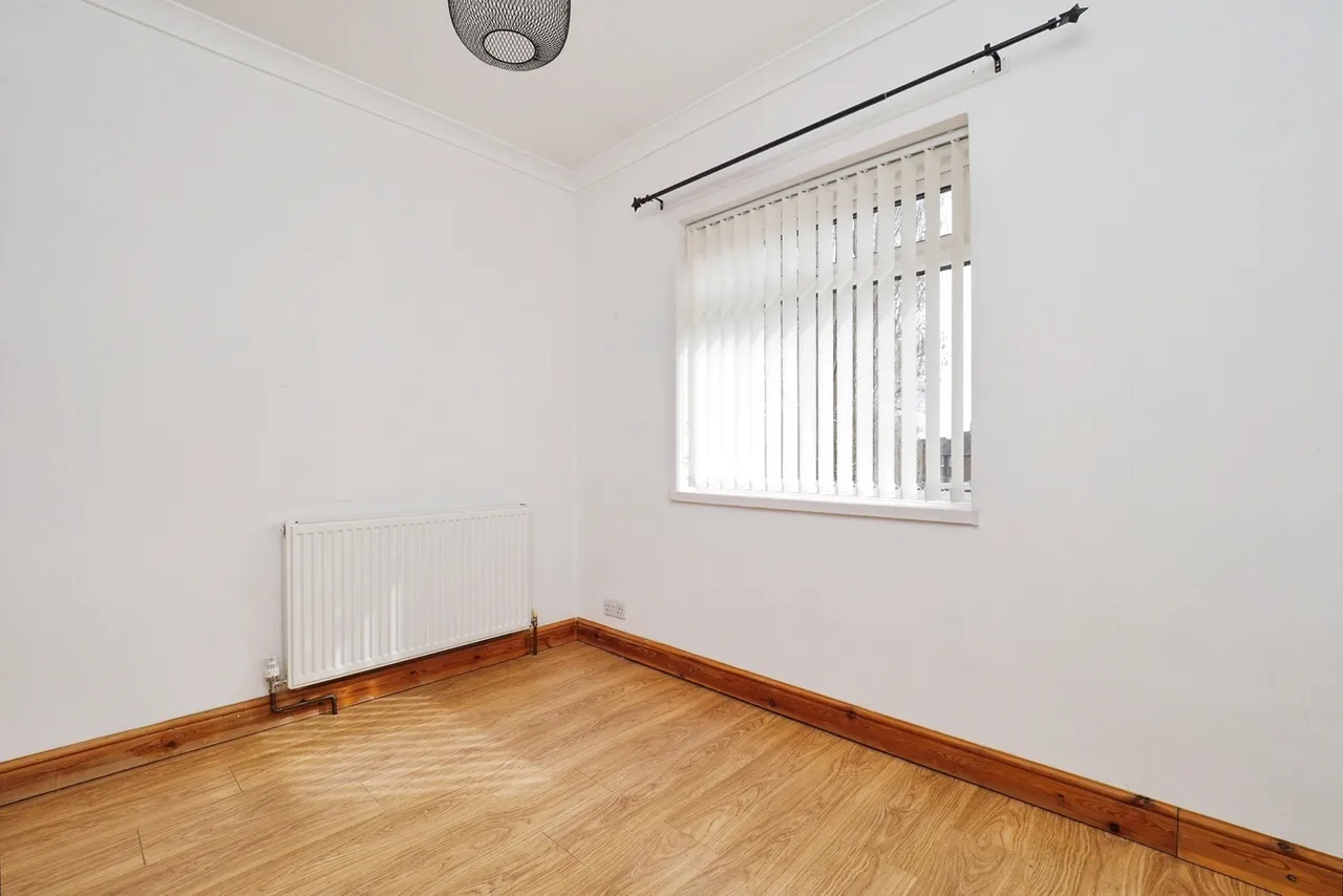 Fernwood Crescent, Wollaton, Nottingham, NG8, photo 13