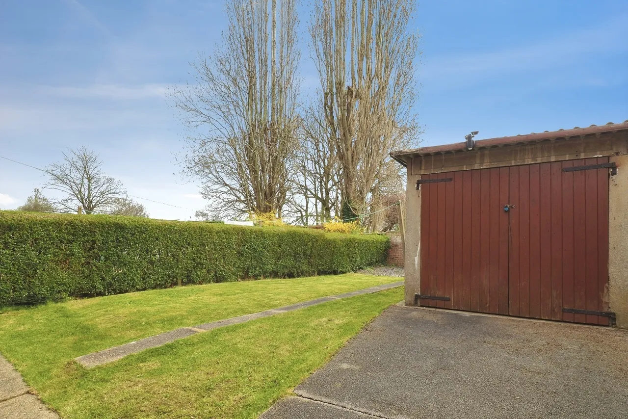 Fernwood Crescent, Wollaton, Nottingham, NG8, photo 15