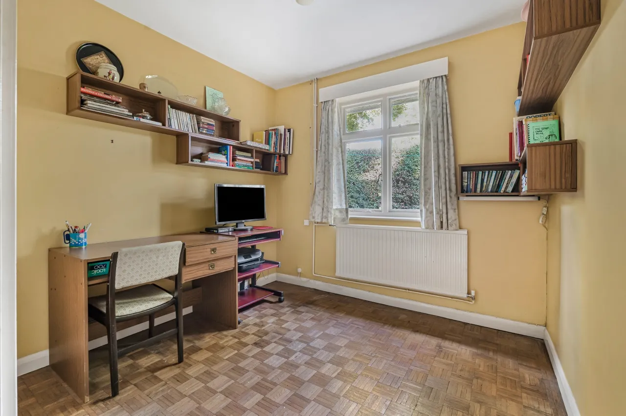 Southern Pines Penton Hall Drive, Middlesex Staines-upon-Thames, TW18, photo 8