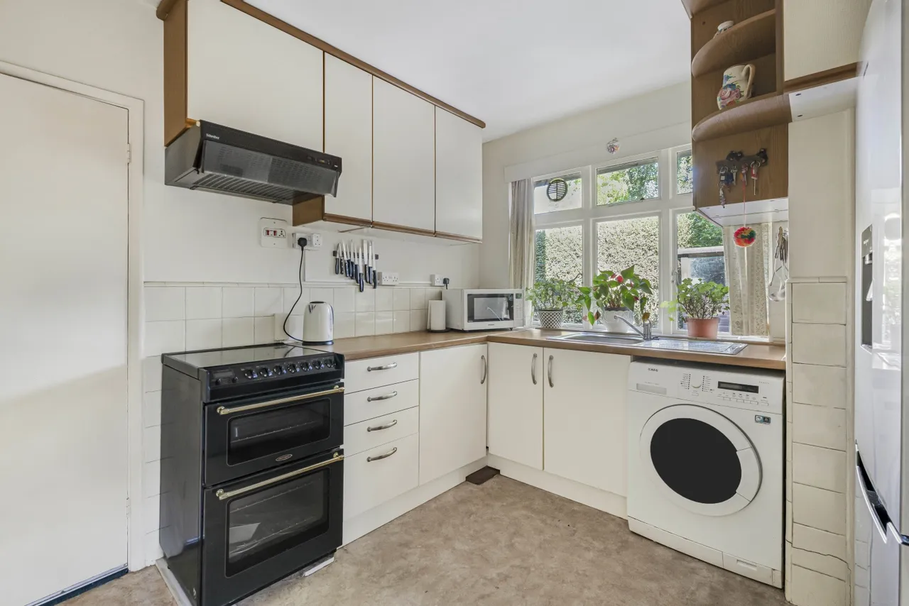 Southern Pines Penton Hall Drive, Middlesex Staines-upon-Thames, TW18, photo 5
