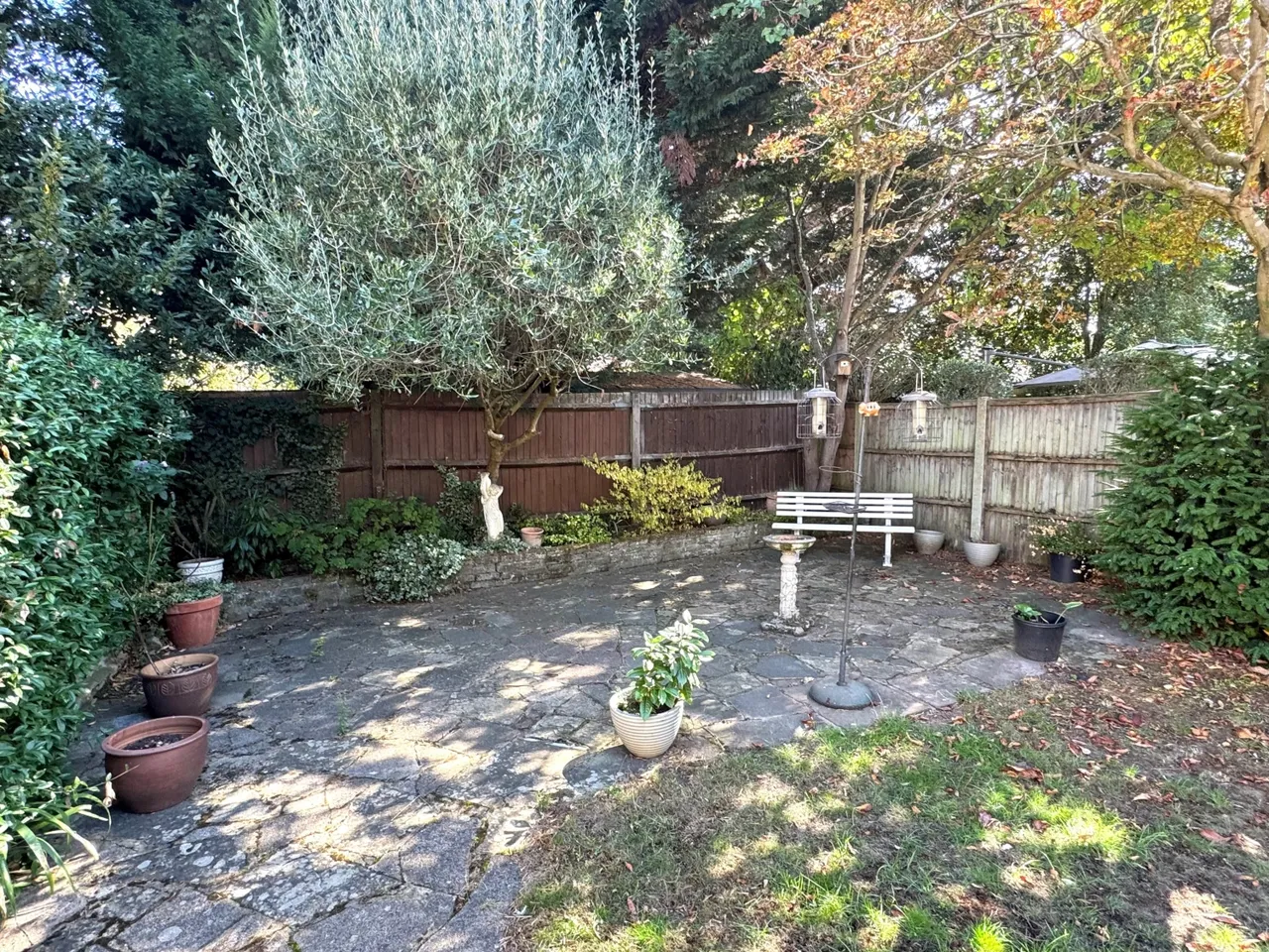 Southern Pines Penton Hall Drive, Middlesex Staines-upon-Thames, TW18, photo 11