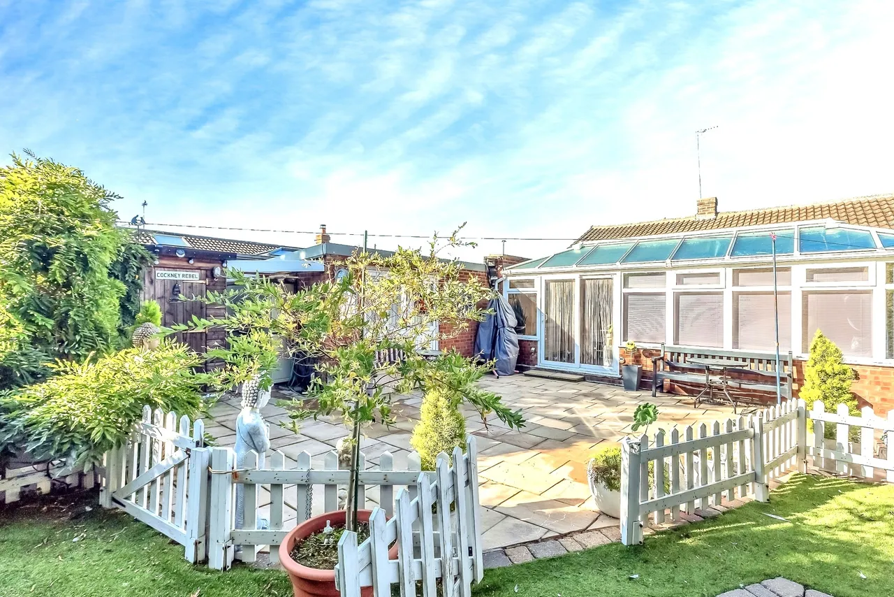 Rainsborough Gardens, Market Harborough, LE16, photo 2