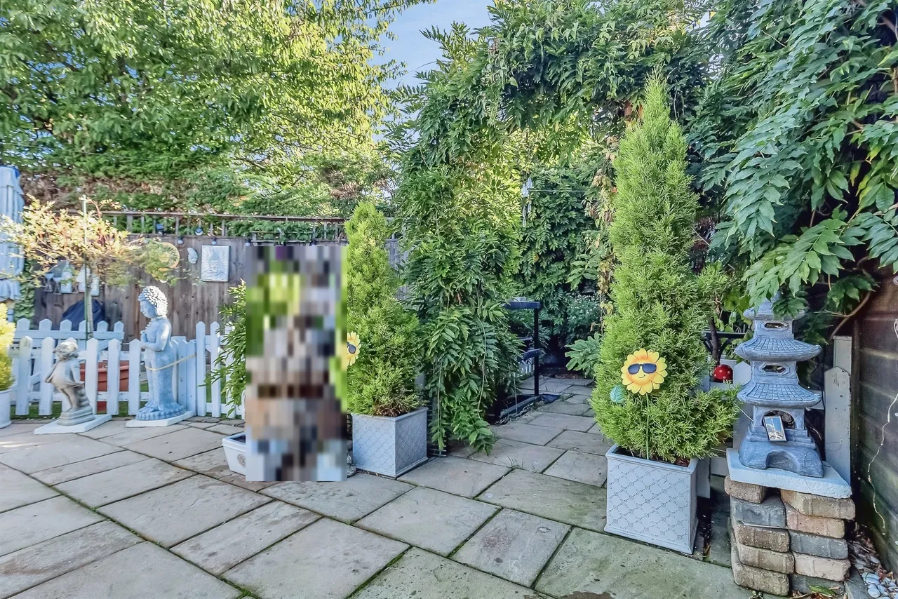 Rainsborough Gardens, Market Harborough, LE16, photo 12