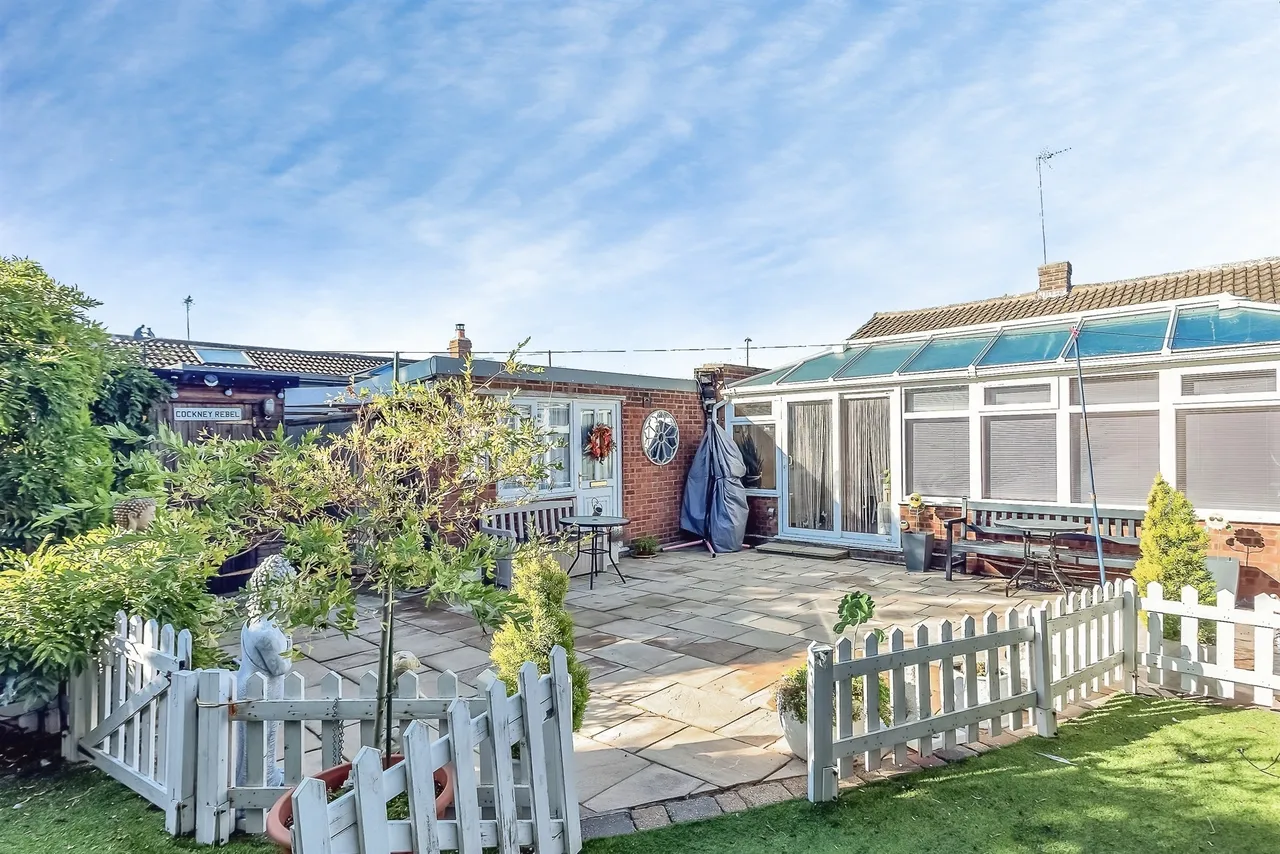 Rainsborough Gardens, Market Harborough, LE16, photo 13