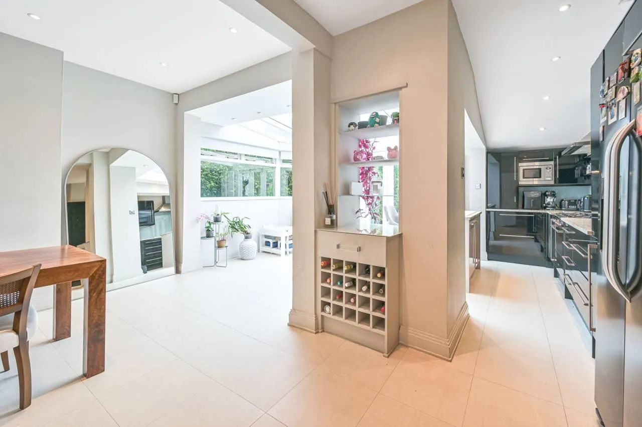 Hammers Lane, Mill Hill, NW7, London, photo 8