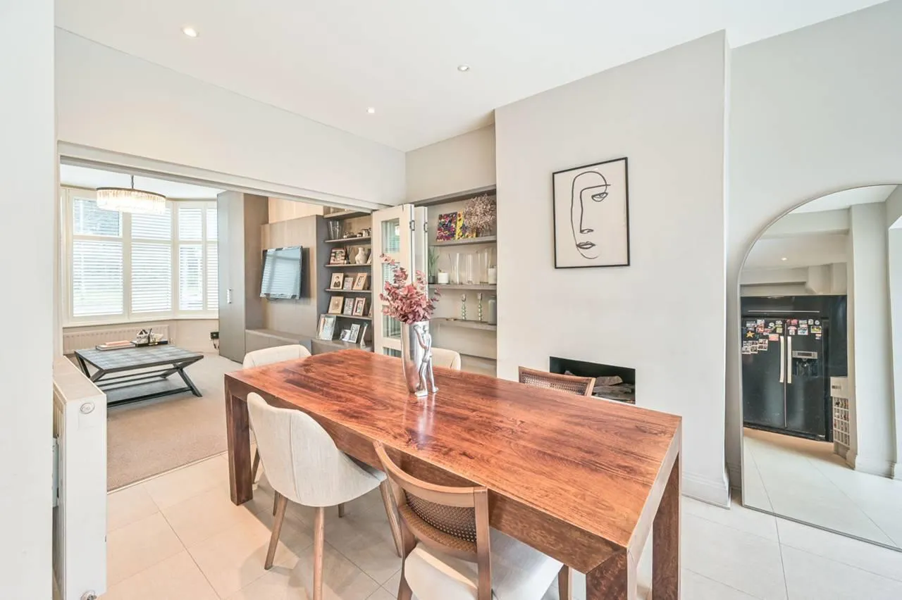Hammers Lane, Mill Hill, NW7, London, photo 3