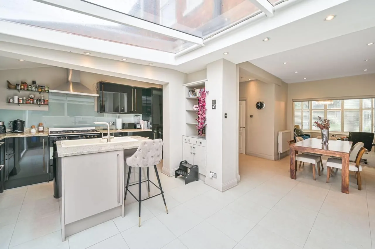 Hammers Lane, Mill Hill, NW7, London, photo 9