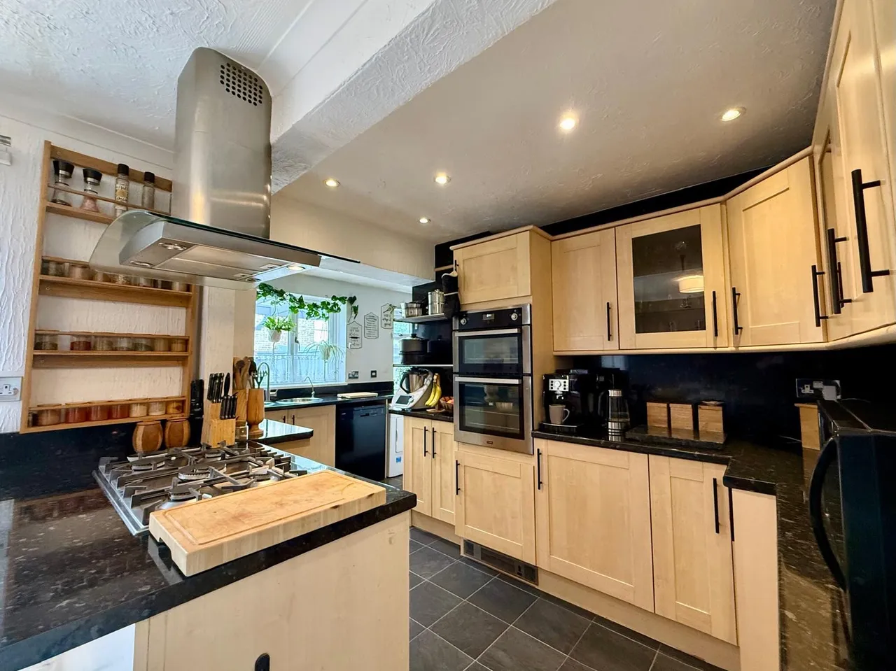 Dickens Close, Swindon, Wiltshire, SN3 6JN, photo 2
