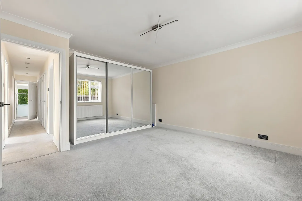 Dale Close, Staveley, S43, photo 11