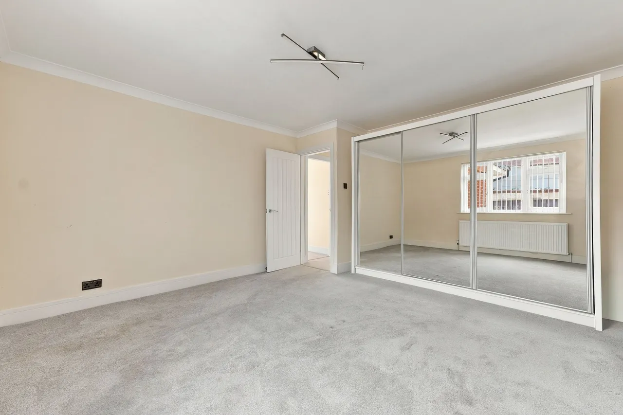 Dale Close, Staveley, S43, photo 12