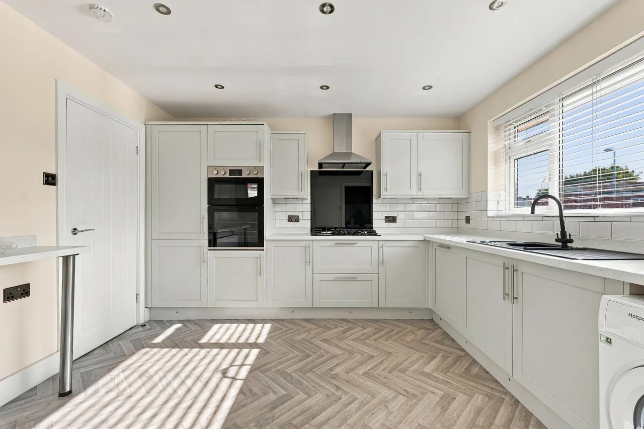 Dale Close, Staveley, S43, photo 2