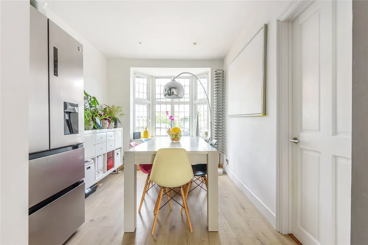 Cleveland Avenue, Hampton, TW12 2RD, photo 4