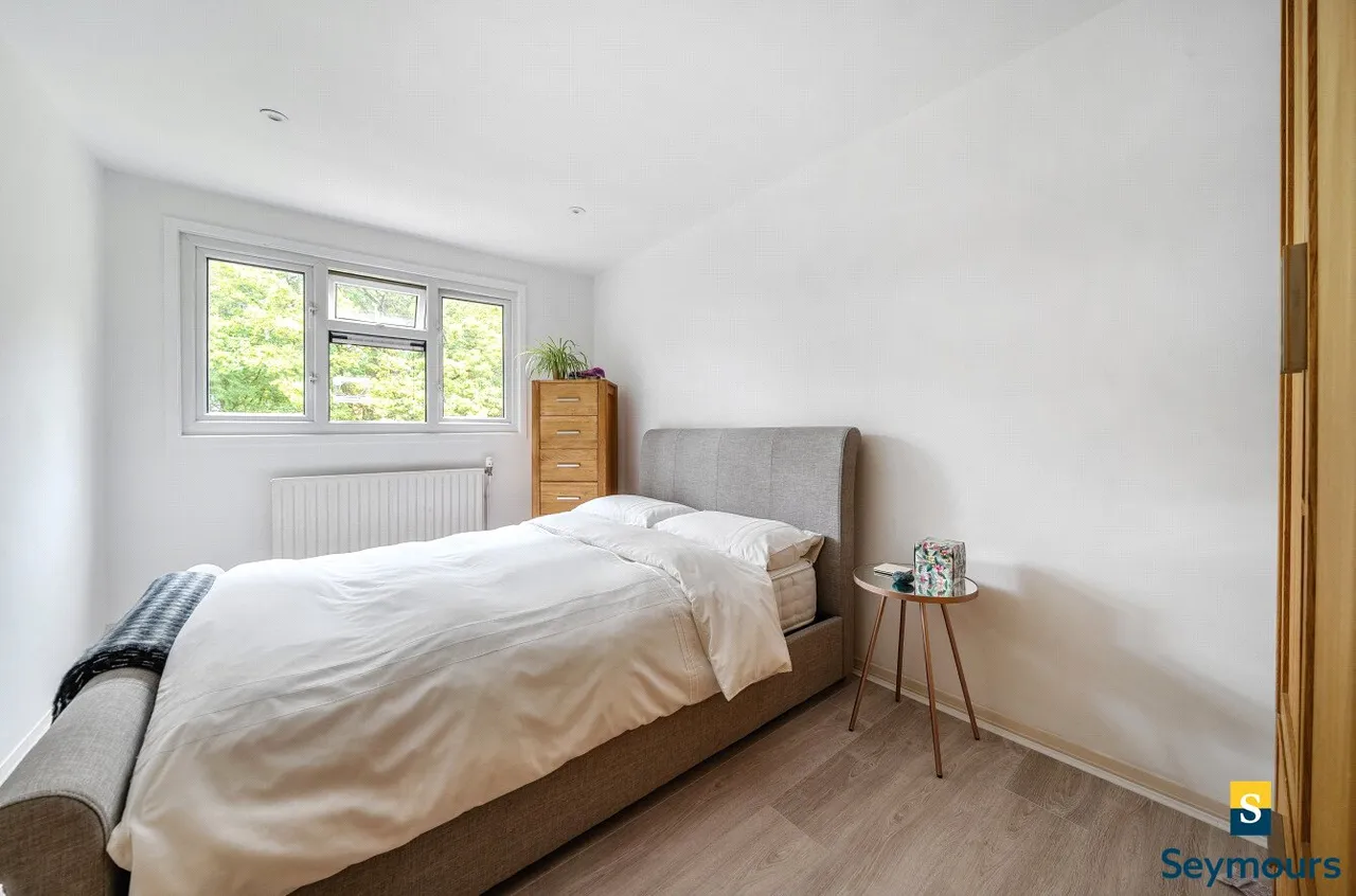 Park Barn Drive, Guildford, GU2, photo 6