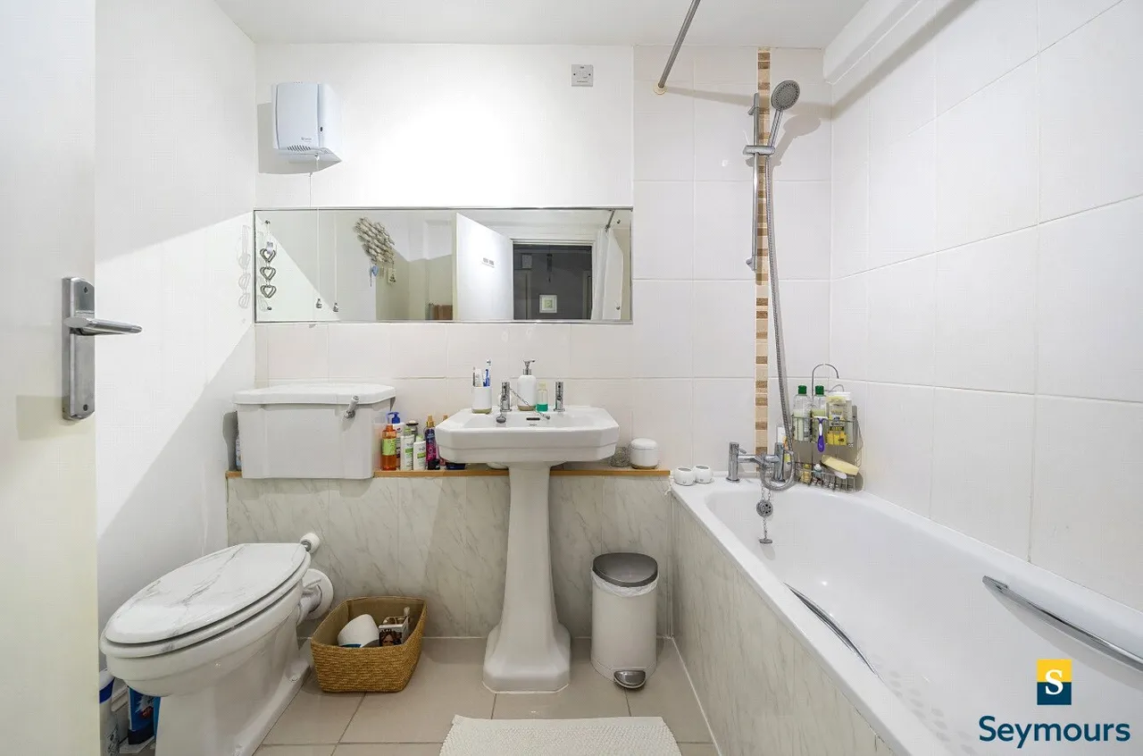 Park Barn Drive, Guildford, GU2, photo 7