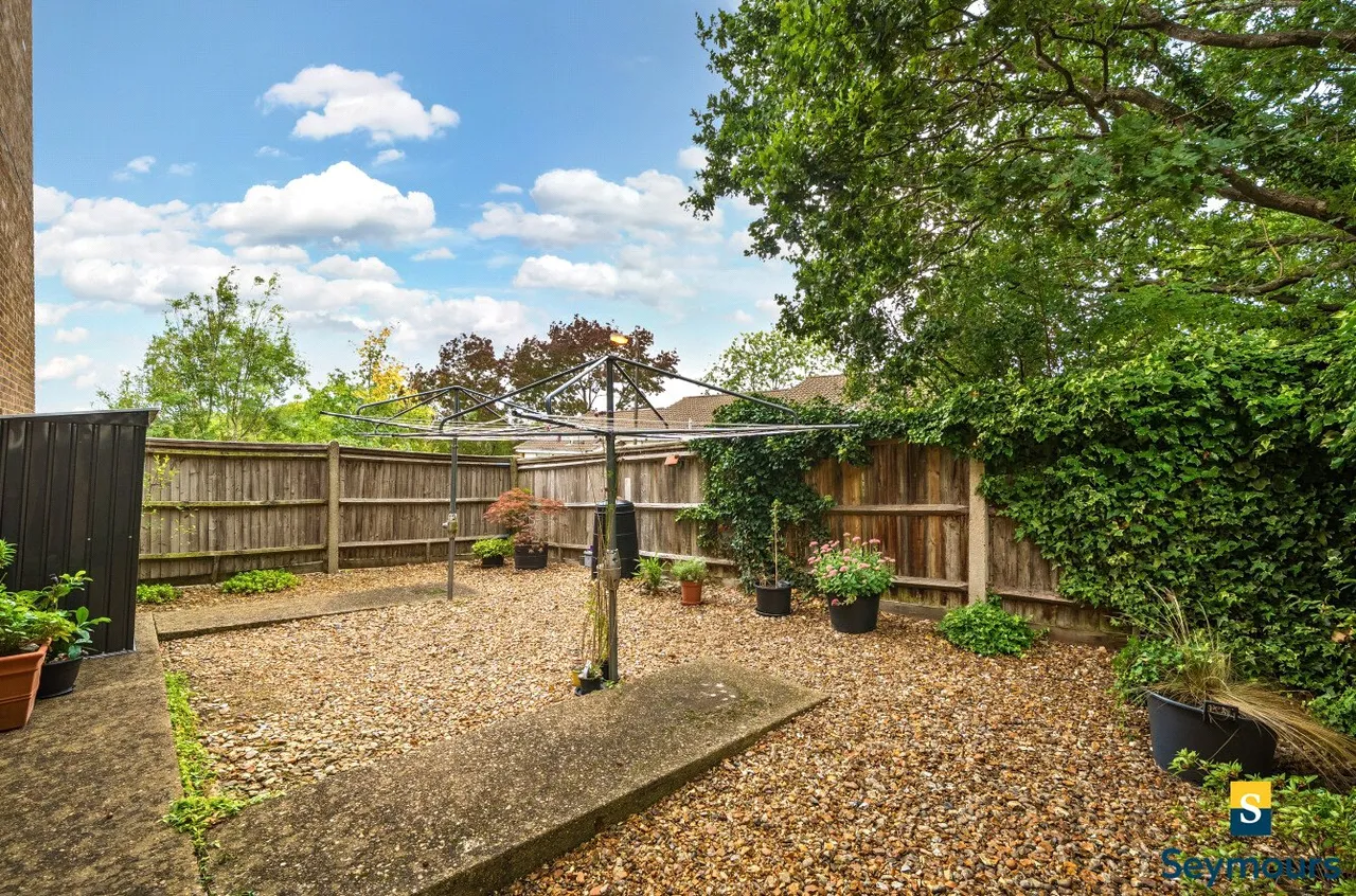 Park Barn Drive, Guildford, GU2, photo 4