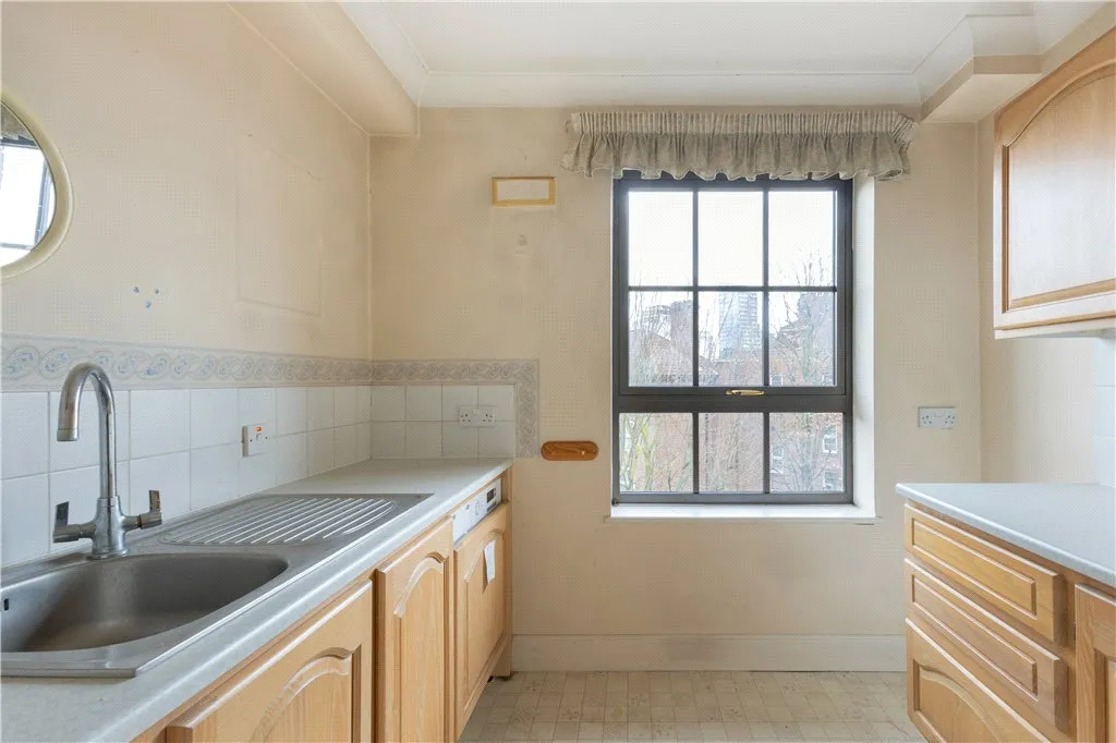 3 bedroom for sale in St. Katharines Way, London, E1W, photo 33