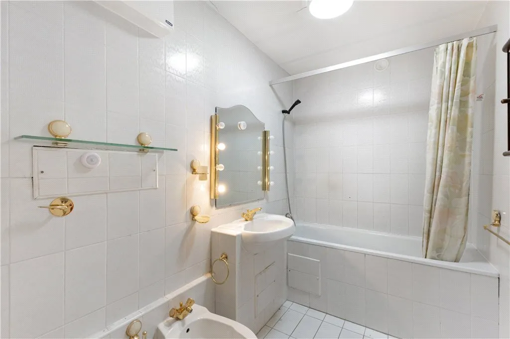 3 bedroom for sale in St. Katharines Way, London, E1W, photo 11