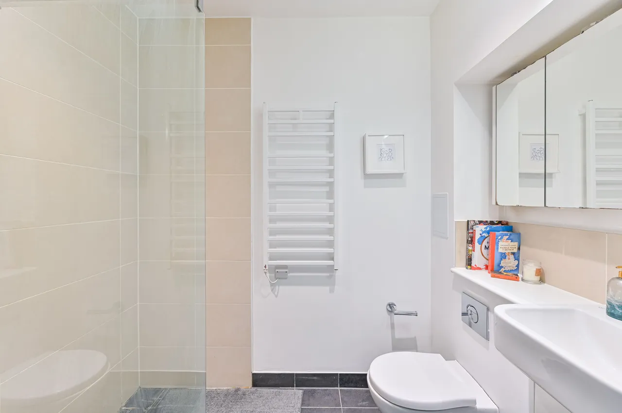 Flat 17, 10 Wynne Road, London, photo 11