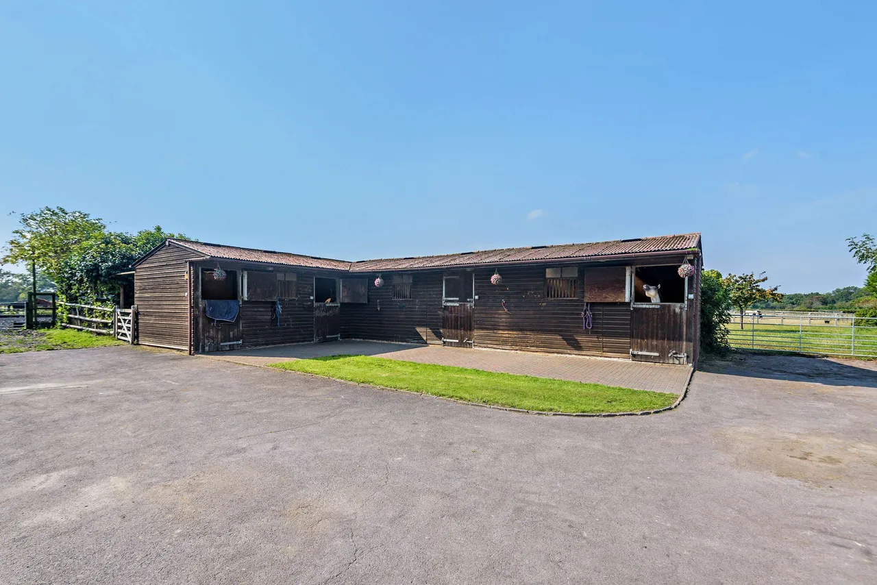 Reading Road, Mattingley, RG27, photo 16