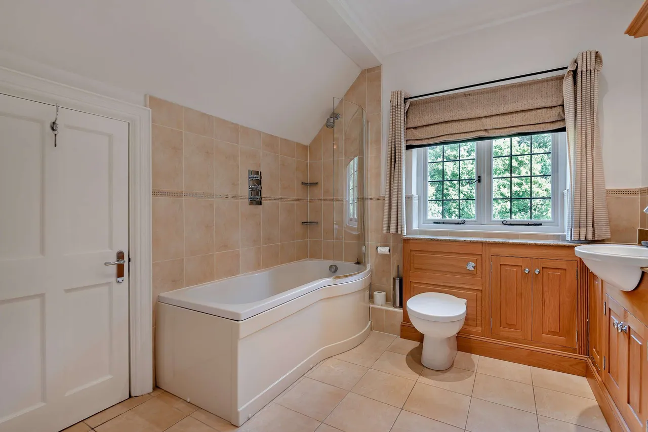 Reading Road, Mattingley, RG27, photo 30
