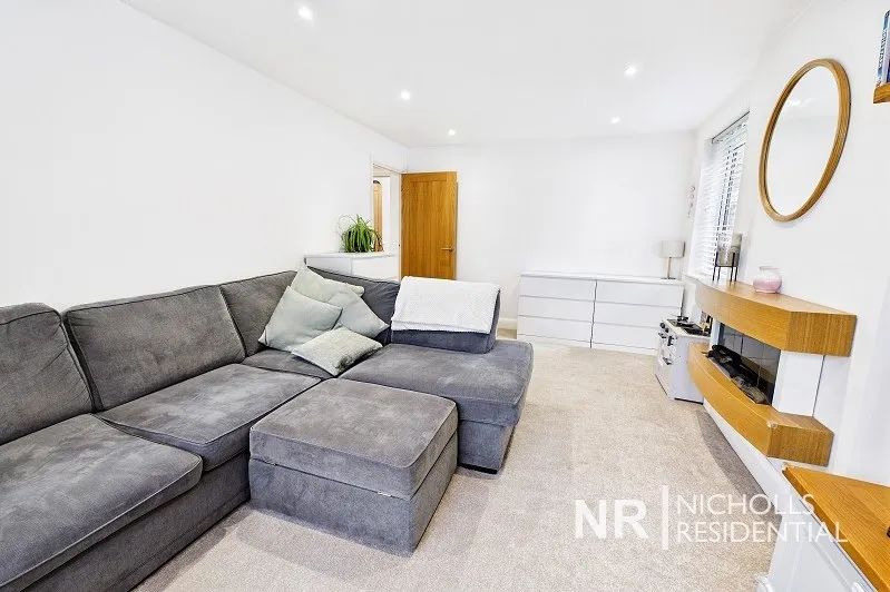 Hook Road, Surbiton, KT6, photo 5