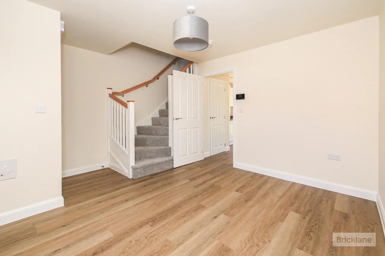 Almond Avenue, Peterborough, PE7, photo 3