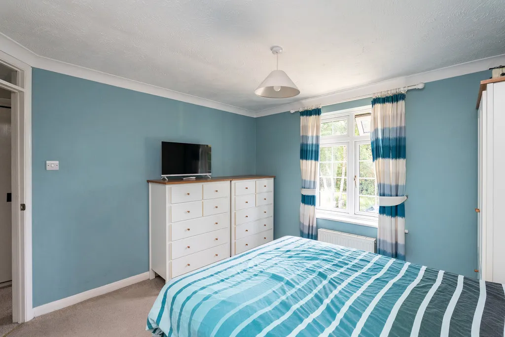 Barleymow Court, Betchworth, RH3, photo 6