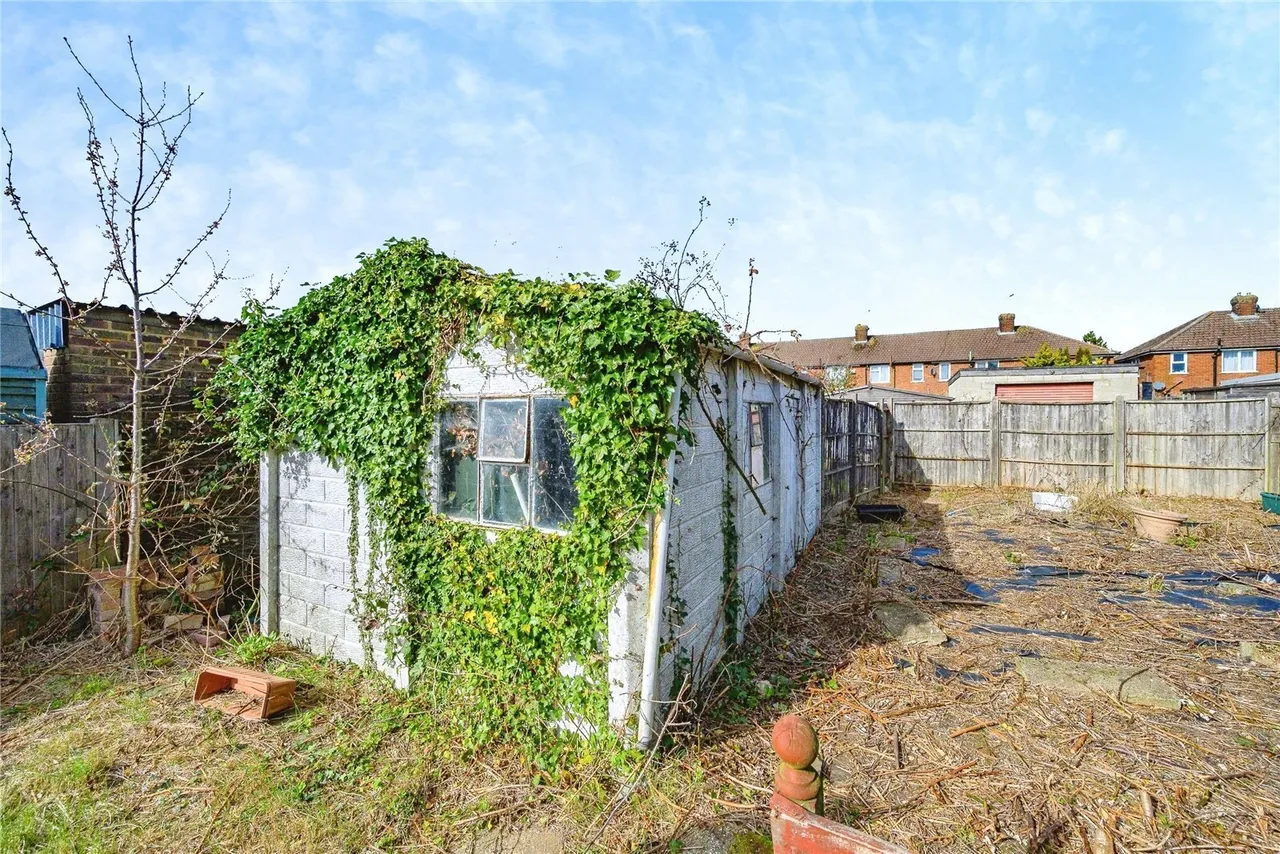 Green Lane, Luton, Bedfordshire, LU2, photo 15