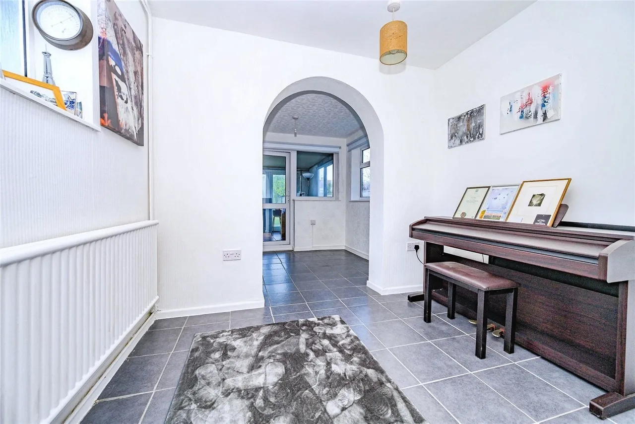 Green Lane, Luton, Bedfordshire, LU2, photo 6