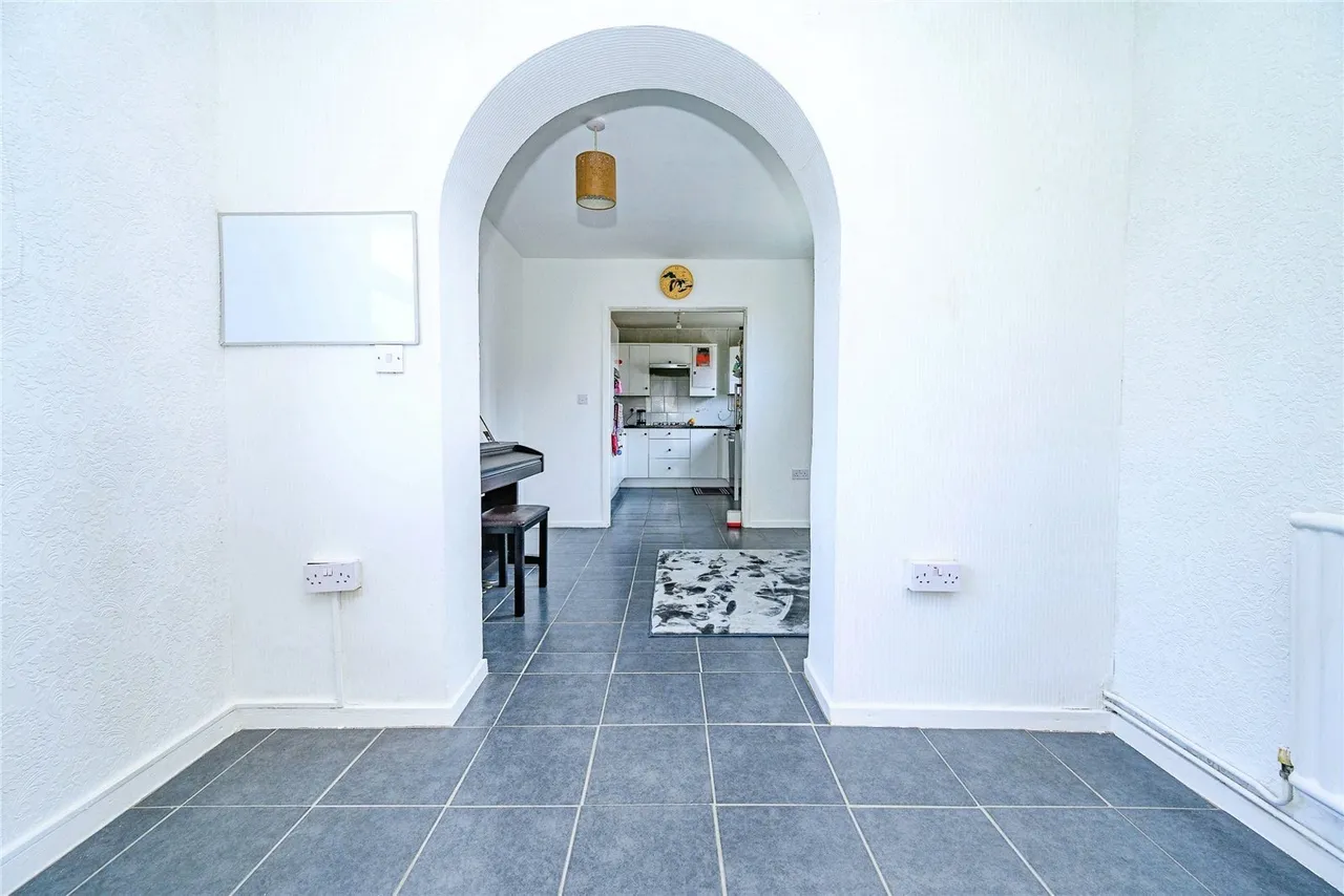 Green Lane, Luton, Bedfordshire, LU2, photo 7