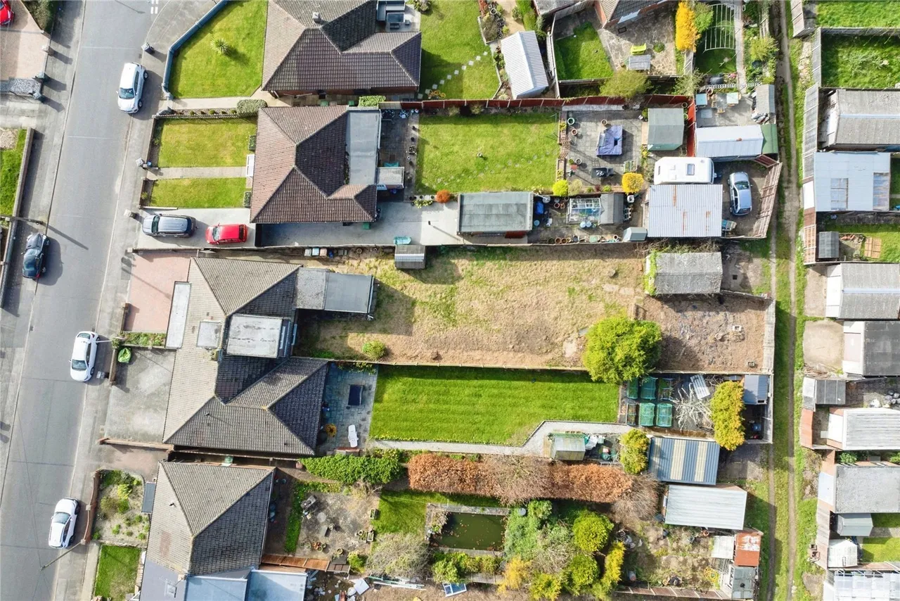 Green Lane, Luton, Bedfordshire, LU2, photo 19