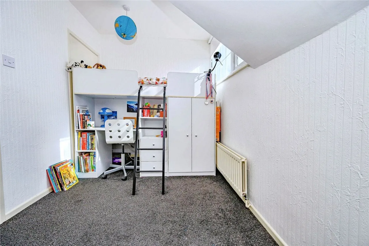 Green Lane, Luton, Bedfordshire, LU2, photo 10