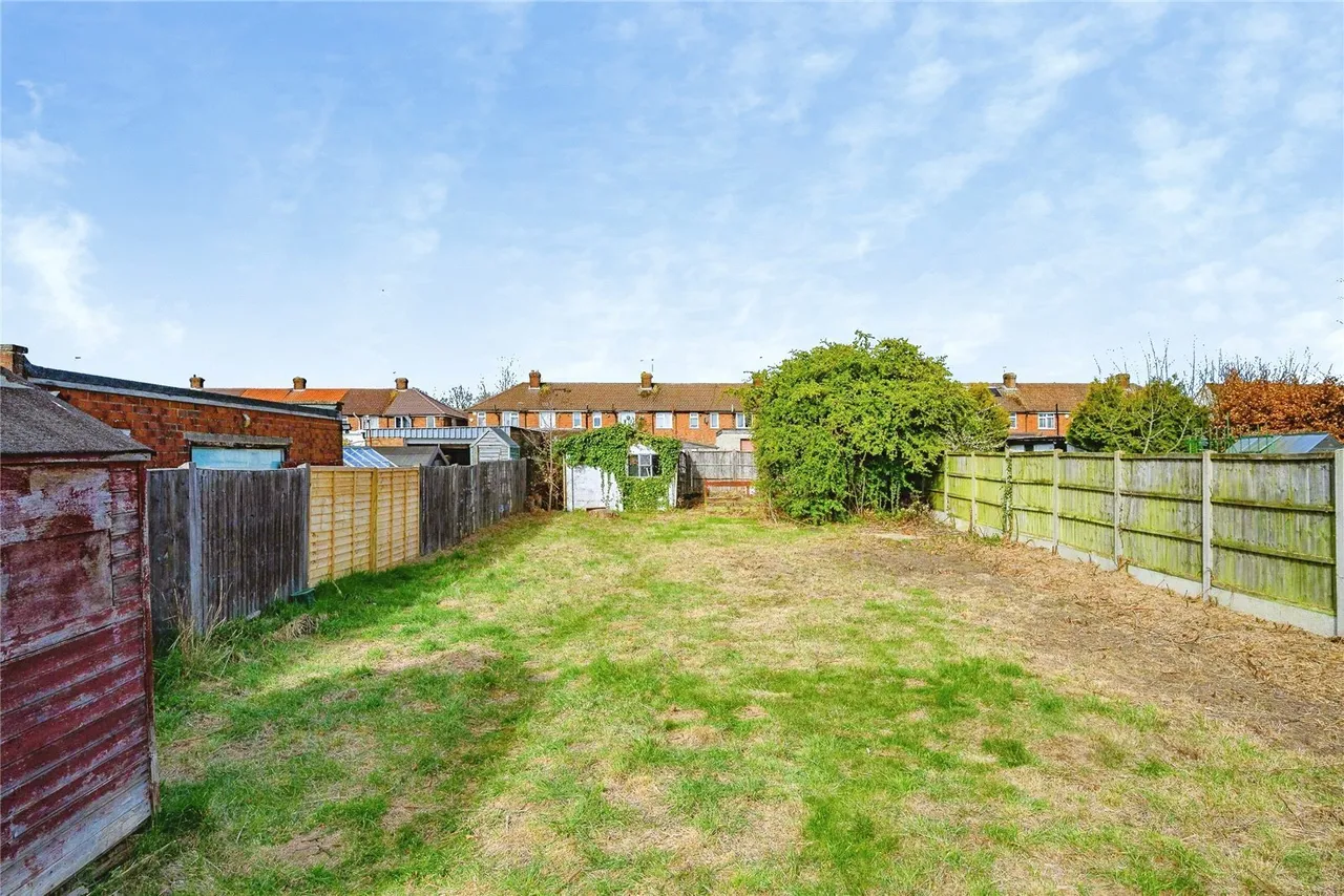 Green Lane, Luton, Bedfordshire, LU2, photo 14