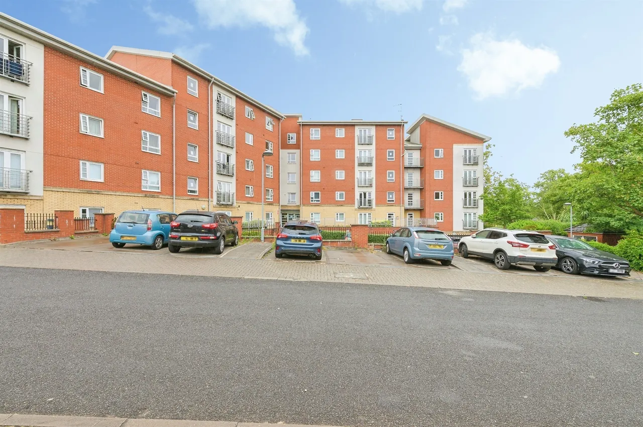 2 bed flat for sale — Boundary Road, Birmingham