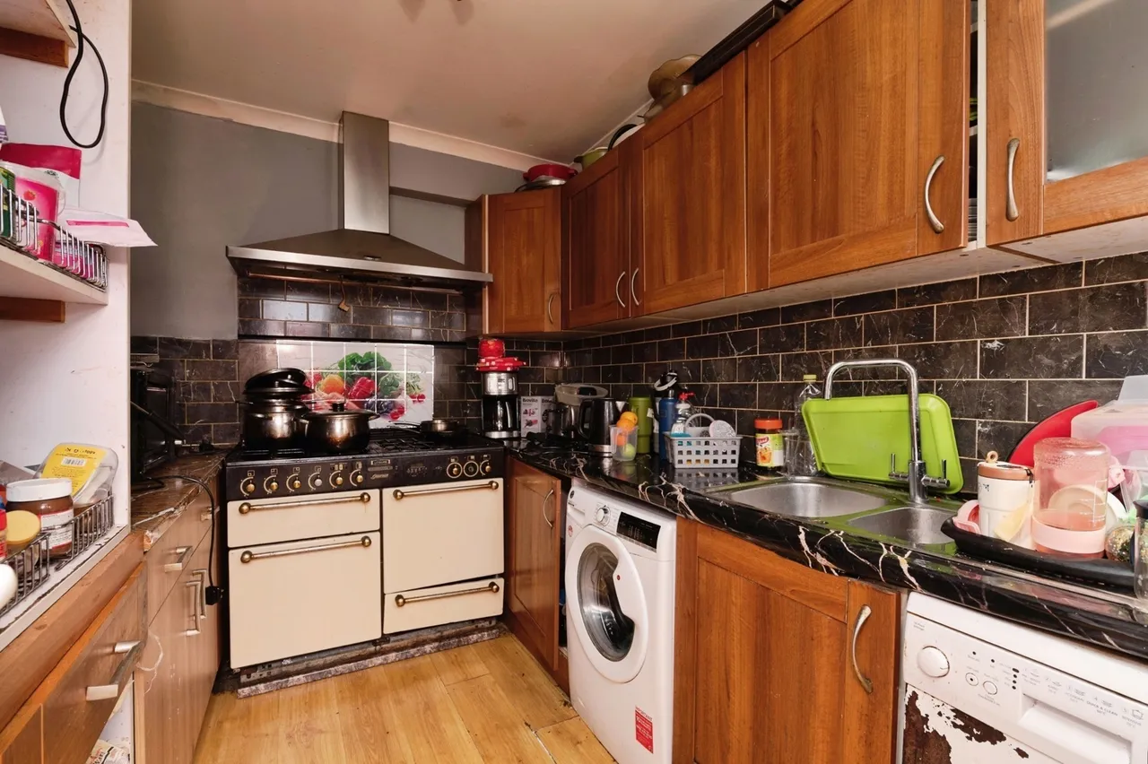 Brentwood Road, Grays, Essex, RM16, photo 4