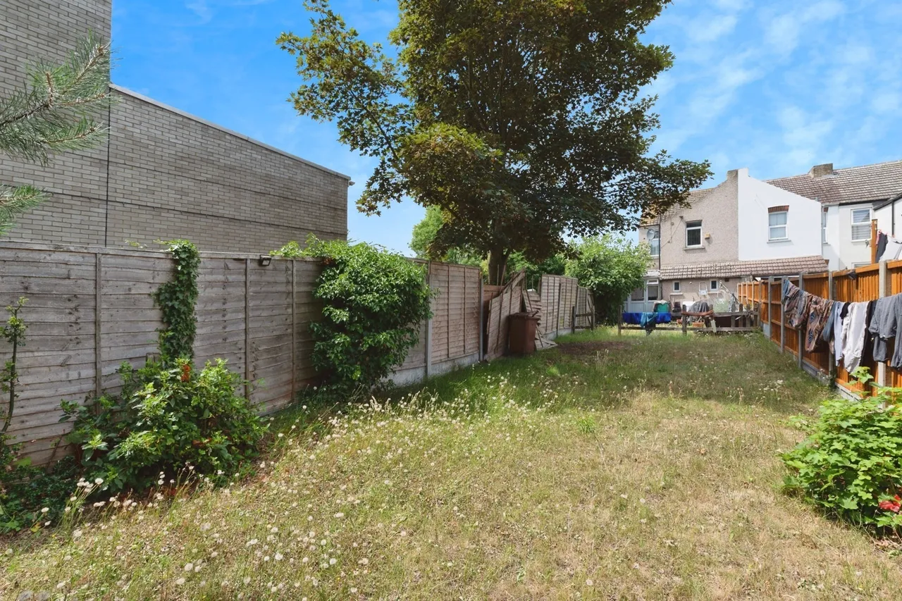 Brentwood Road, Grays, Essex, RM16, photo 16