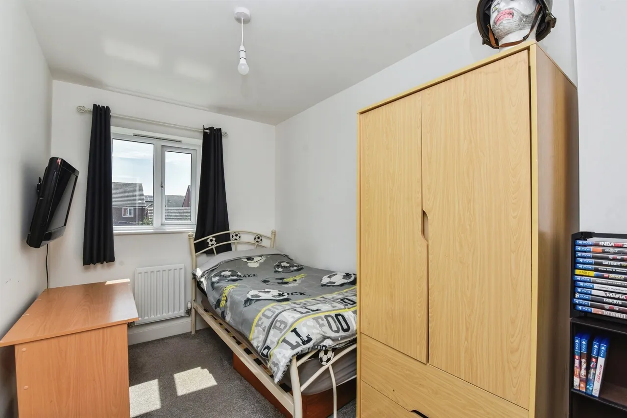 Amazon Way, Westbury, photo 9