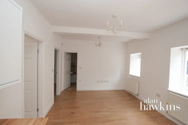 St Margaret House, Calne, SN11, photo 3