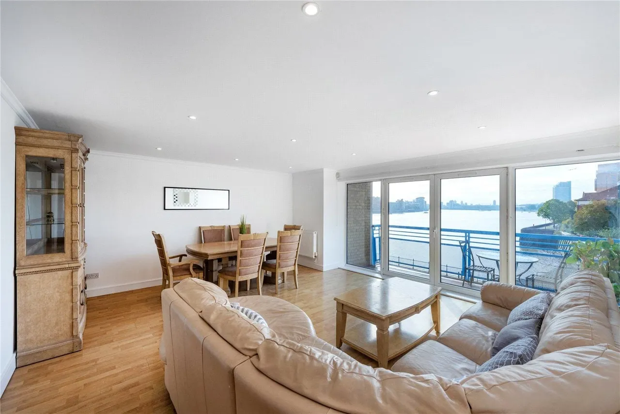 2 bed flat to rent, Rotherhithe Street, London, SE16