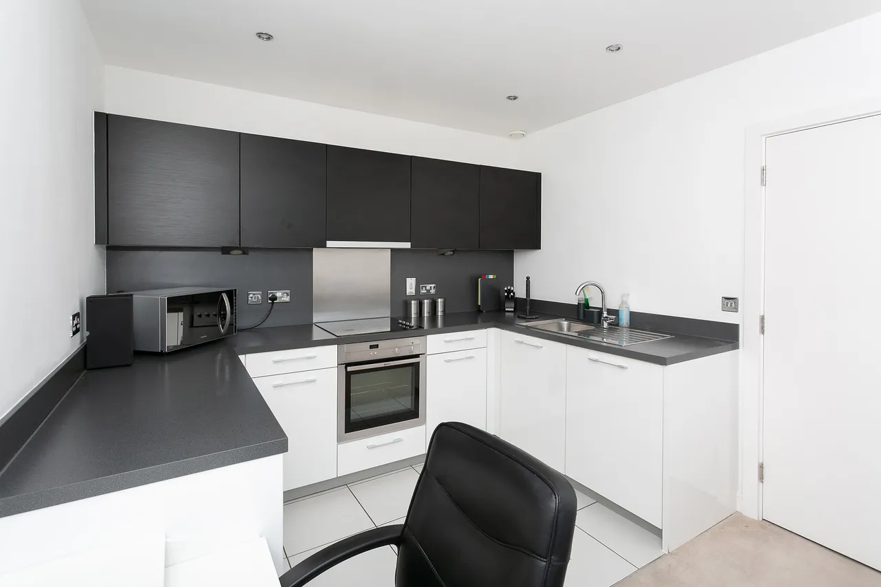 28 K D Tower, Cotterells, Hemel Hempstead, photo 2