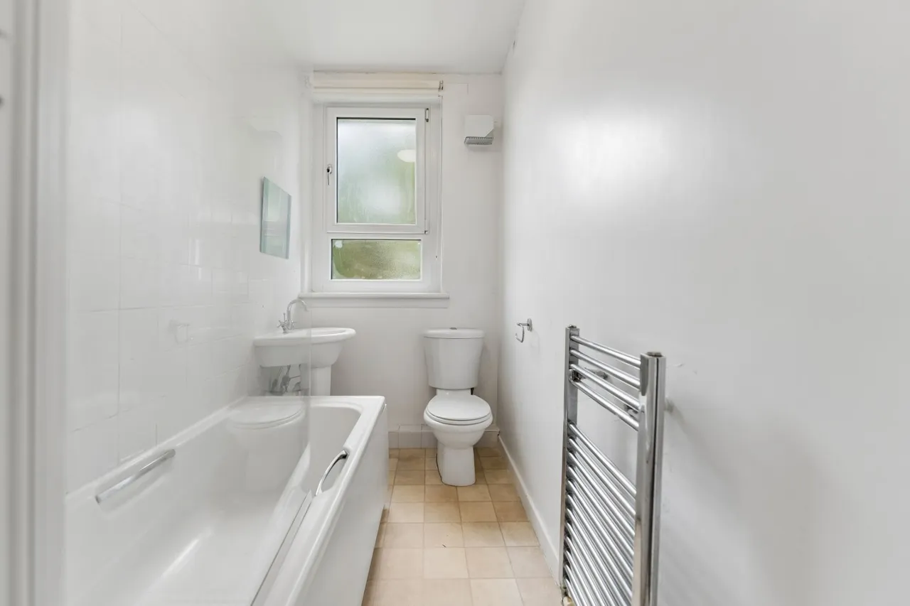 Kinstone Avenue, Knightswood, G14, photo 12