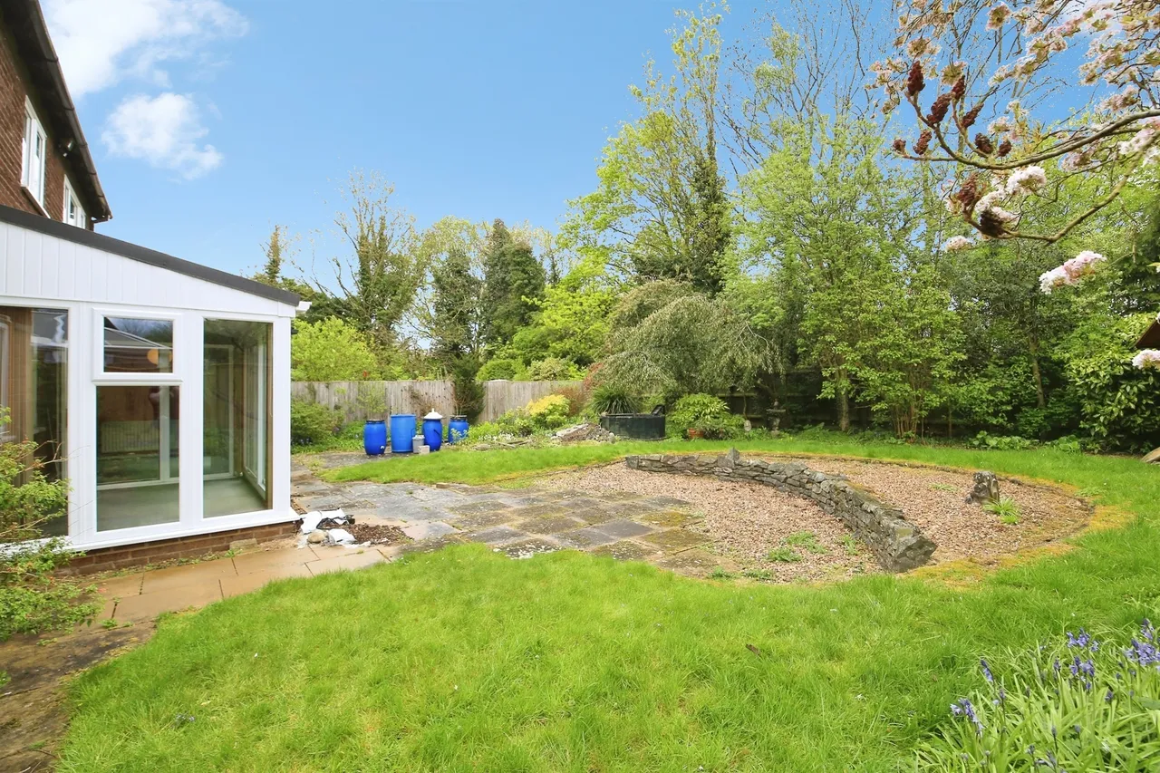 Earlswood, Orton Brimbles, PE2, photo 18