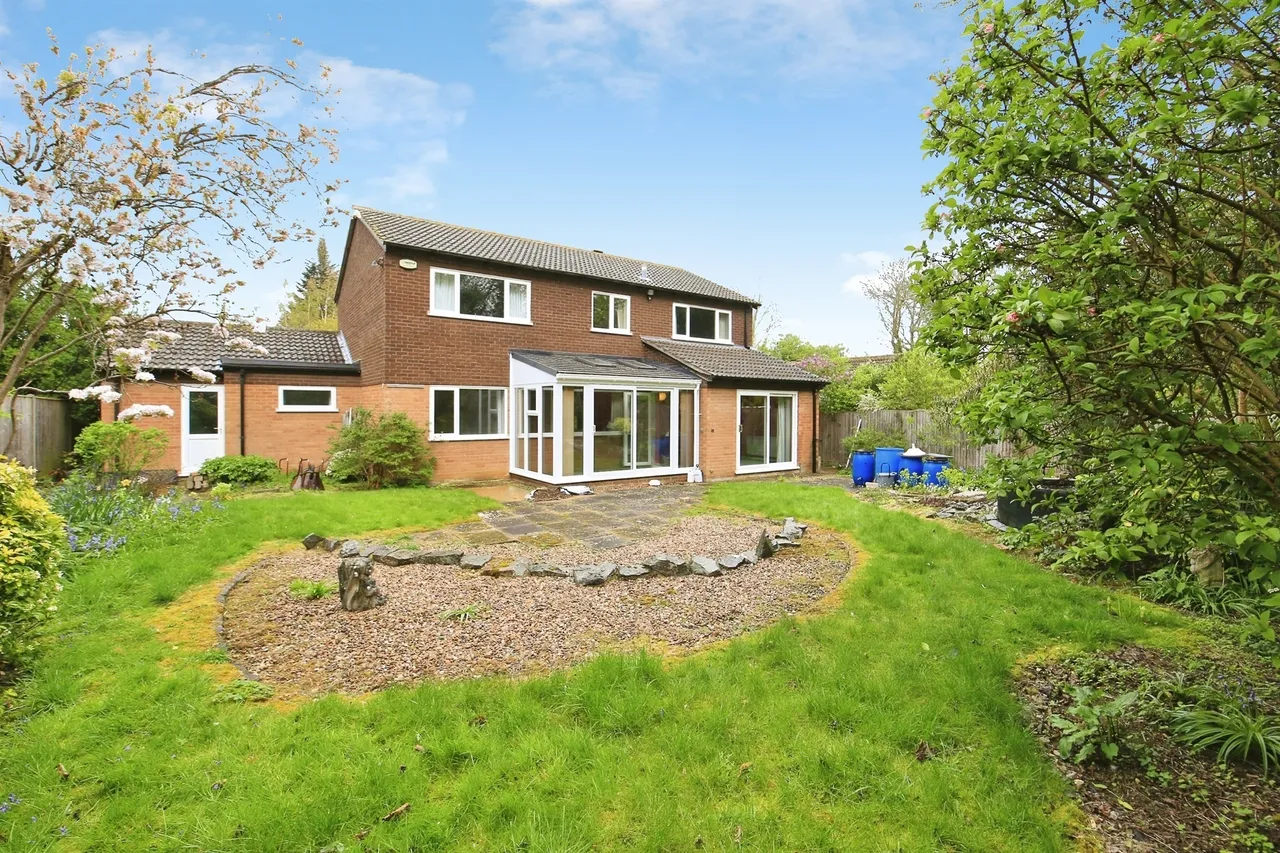 Earlswood, Orton Brimbles, PE2, photo 19