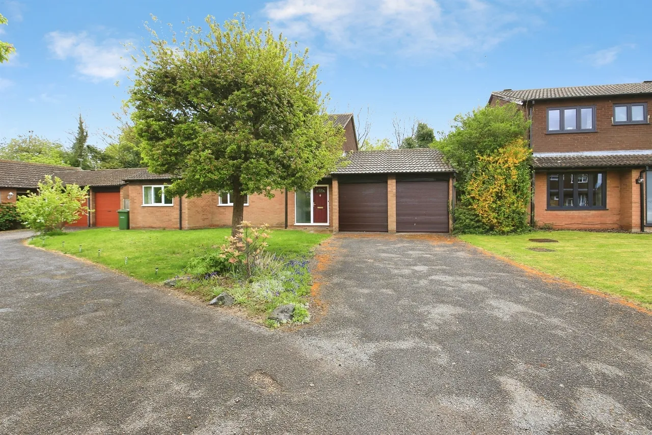 Earlswood, Orton Brimbles, PE2, photo 20