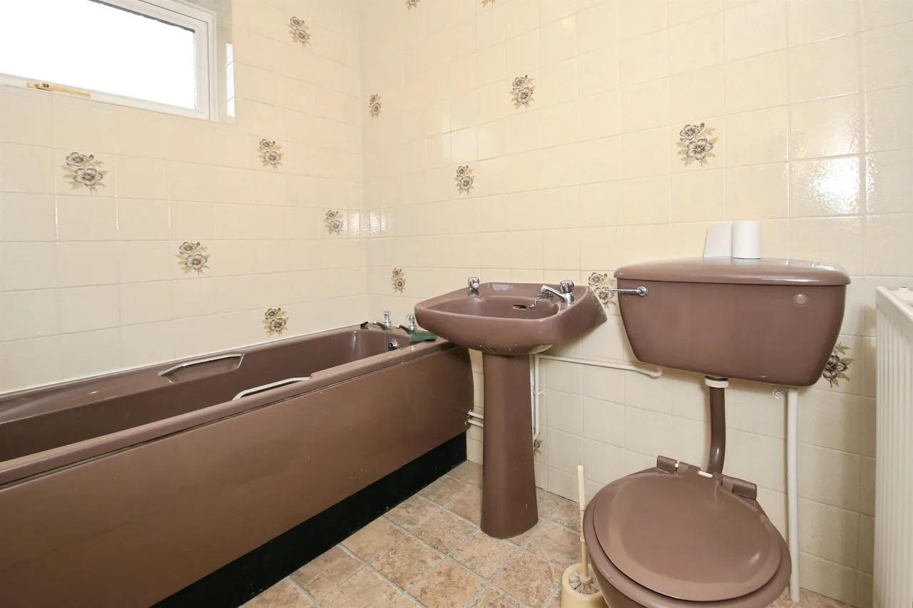 Earlswood, Orton Brimbles, PE2, photo 16