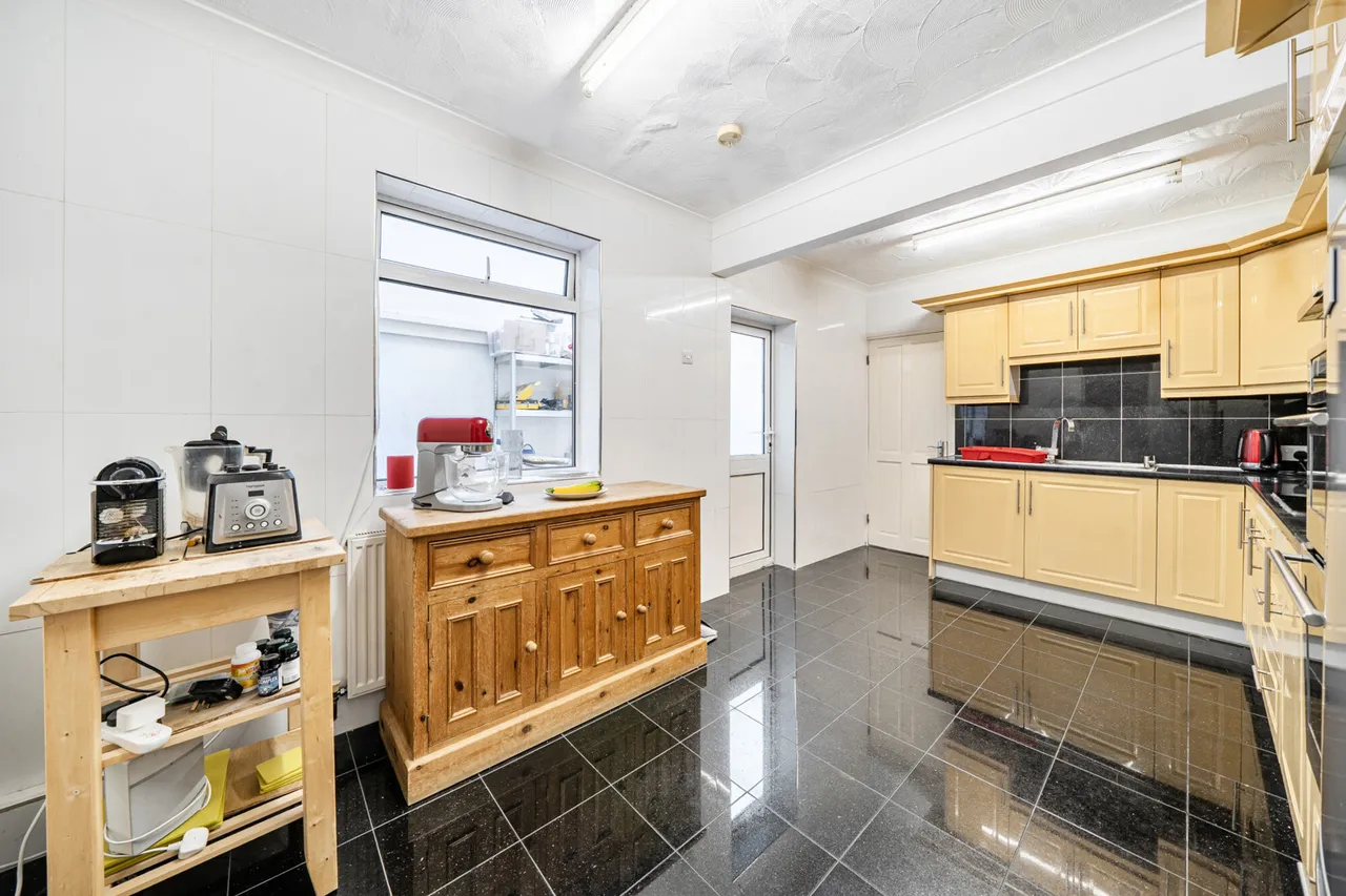 Coldershaw Road, Ealing, W13, photo 17