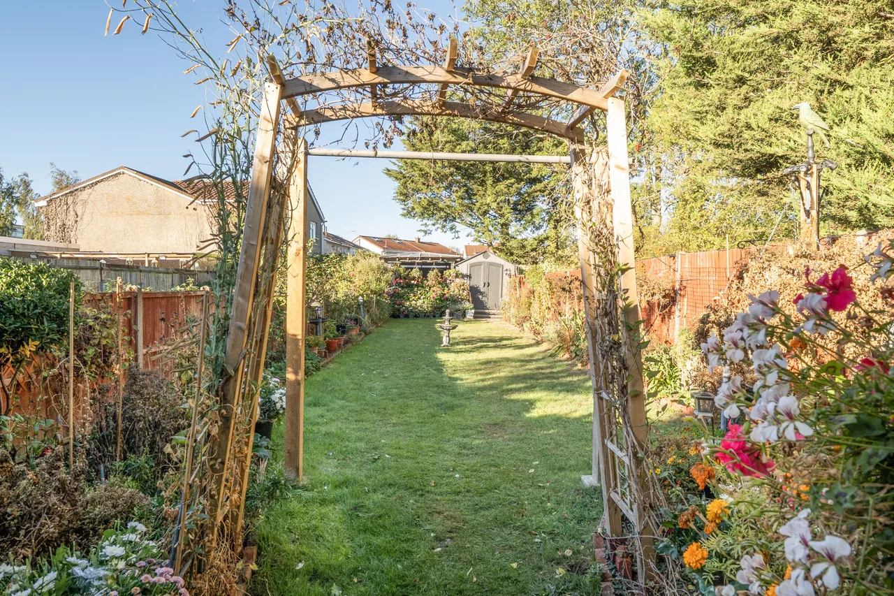 Harrow, HA3, photo 9