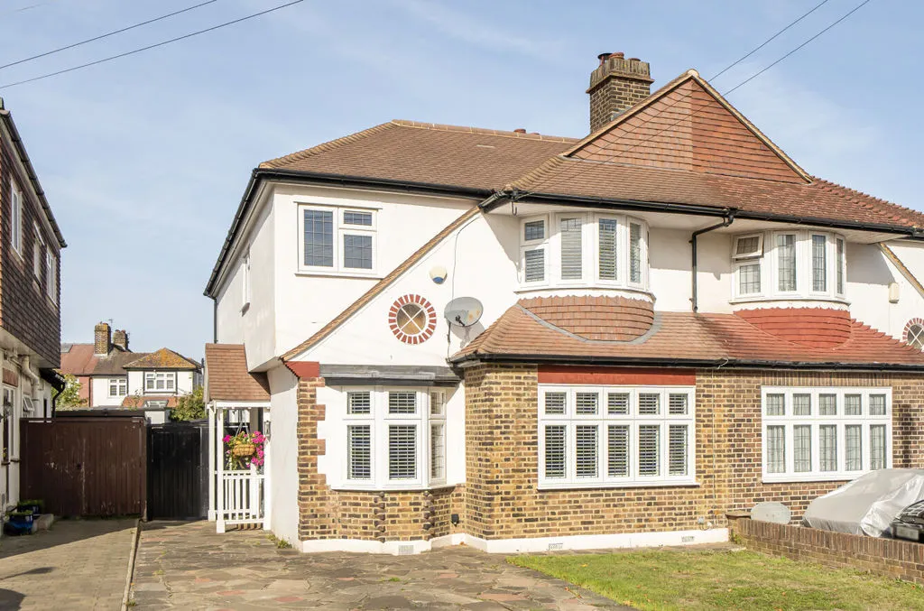 5 bed property for sale, Frensham Road, London, SE9