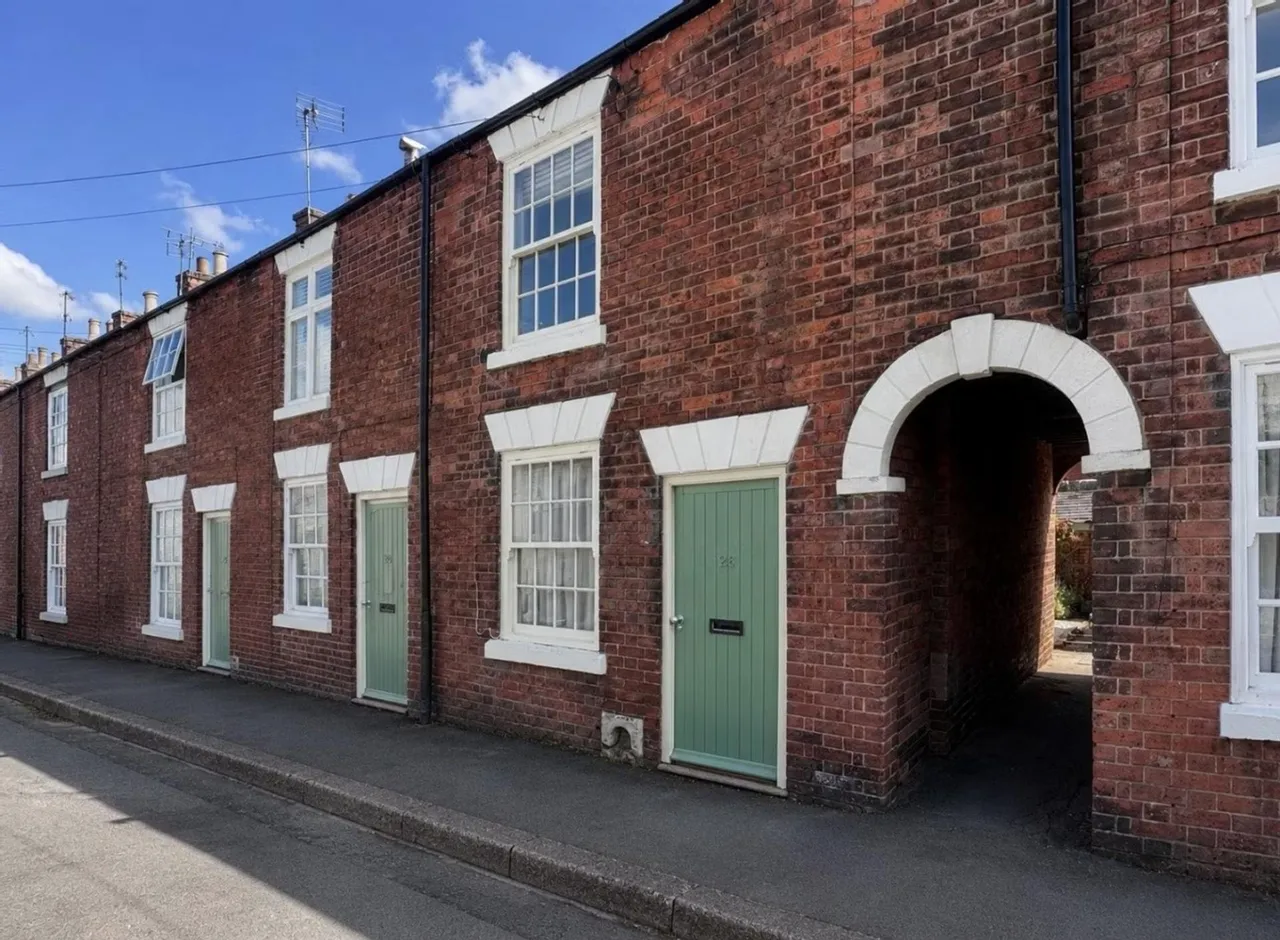 2 bed house to rent, Station Road, Melbourne, DE73