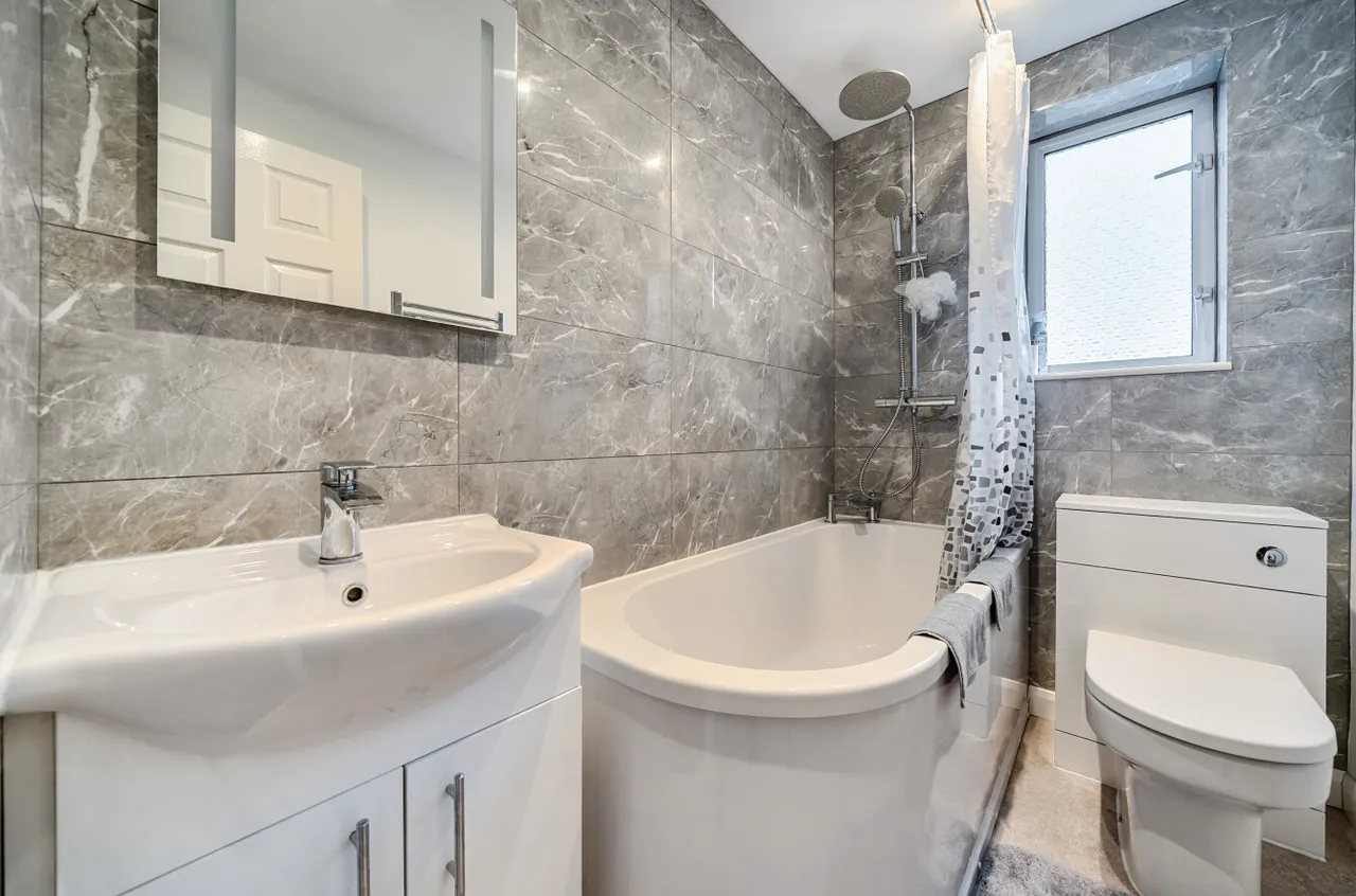Goddards Close, Sherfield-on-Loddon, Hook, Hampshire, RG27 0EG, photo 8